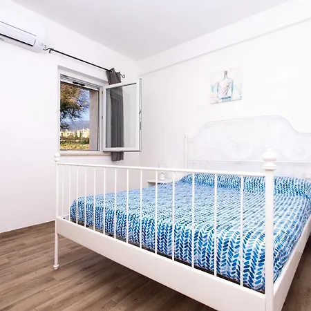 S209 - Sirolo, Nuovissimo Bilocale Con Portico Pt 아파트 시롤로